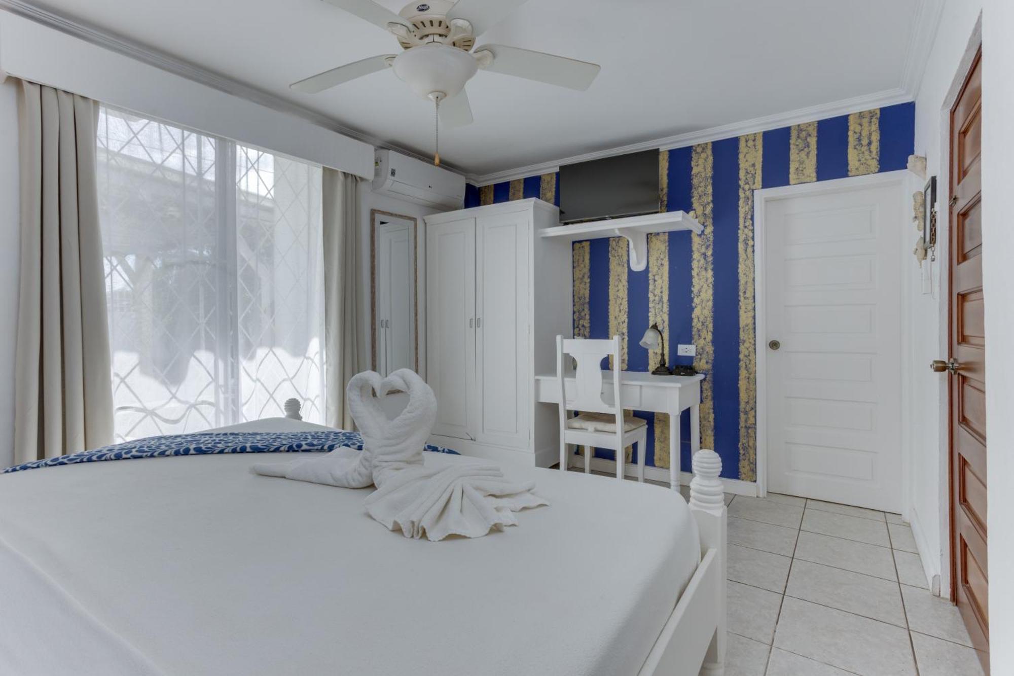 Villa Boscardi Belize City Exterior photo